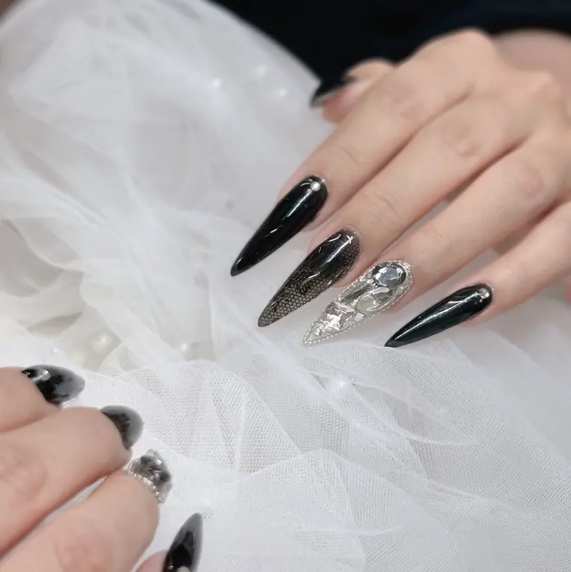 伊藤 彩名の掲載