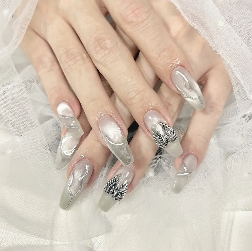 【malunail】 まるねいるの掲載