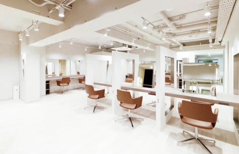 上原成統/艶カラー/ 白髪ぼかし/表参道の掲載