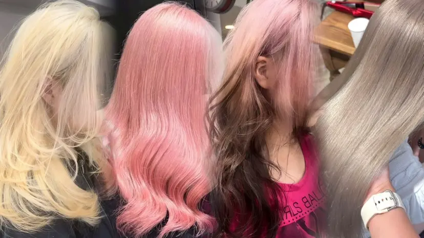 カナ：ホワイトカラー /ピンクカラー‎の掲載