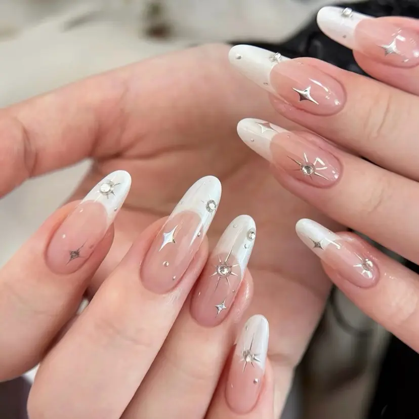 R nail みおの掲載