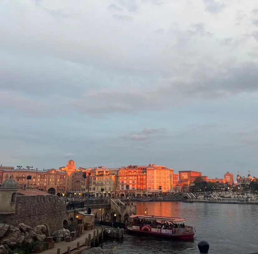 サクラブロウ茶屋町 道先の掲載