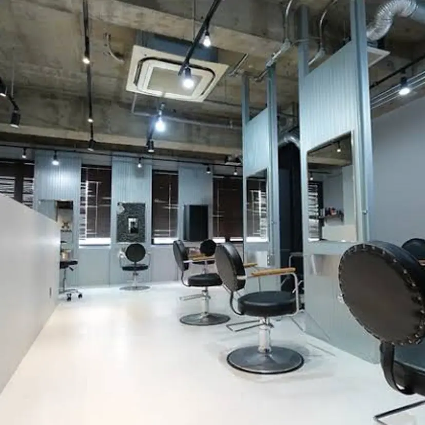 曲がる縮毛矯正特化/ 川岸の掲載