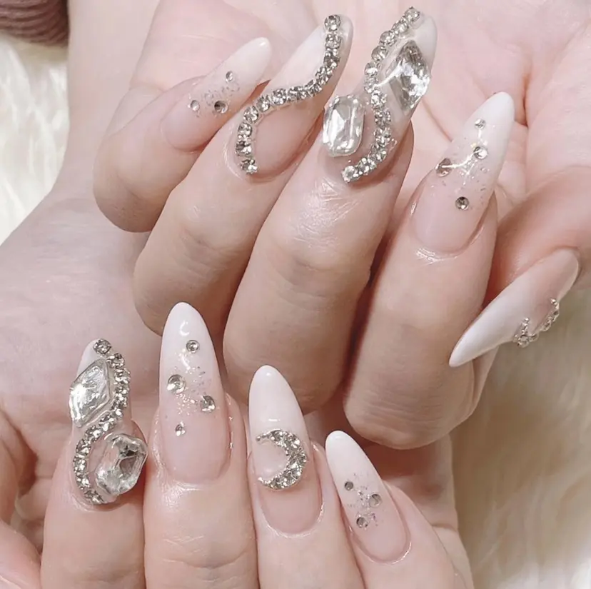 Nail&eye Belireの掲載