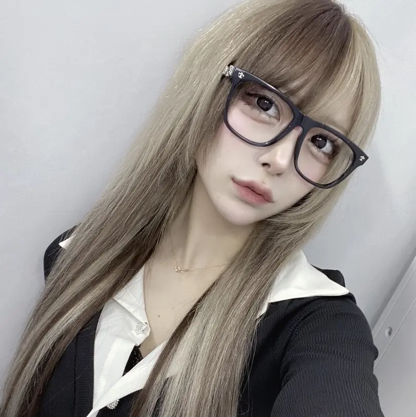 ホワイト&レイヤーカ ットエクステ長畠俊輔の掲載