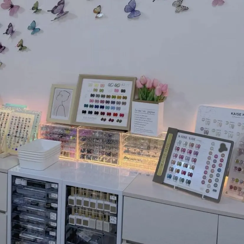 Maggie nailクロの掲載