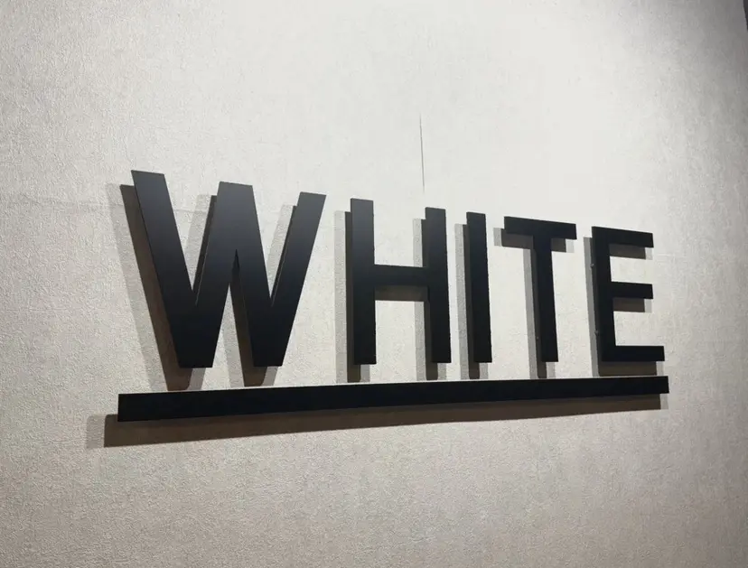 _WHITE Momokaの掲載