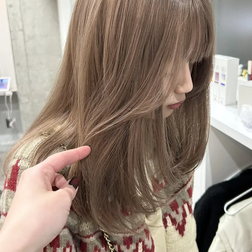 ベージュカラー🐑 レイヤー🤎塚原優芽の掲載