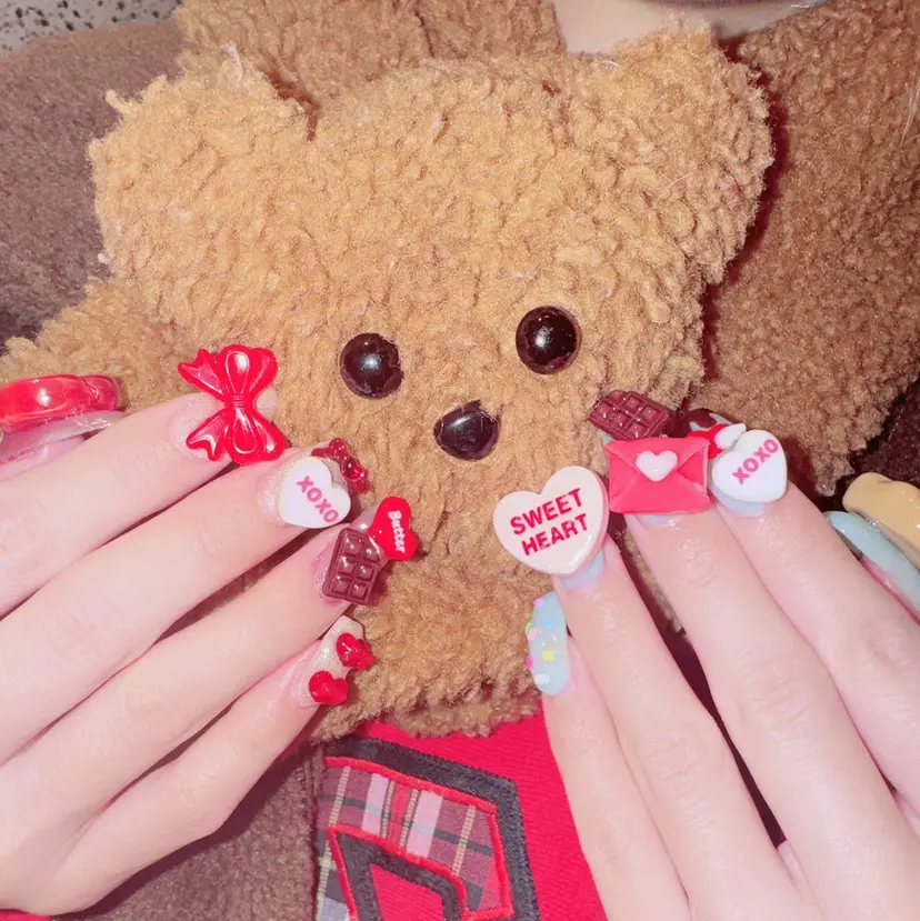 RIEKO🍒 ワンホン♡推しネイルの掲載