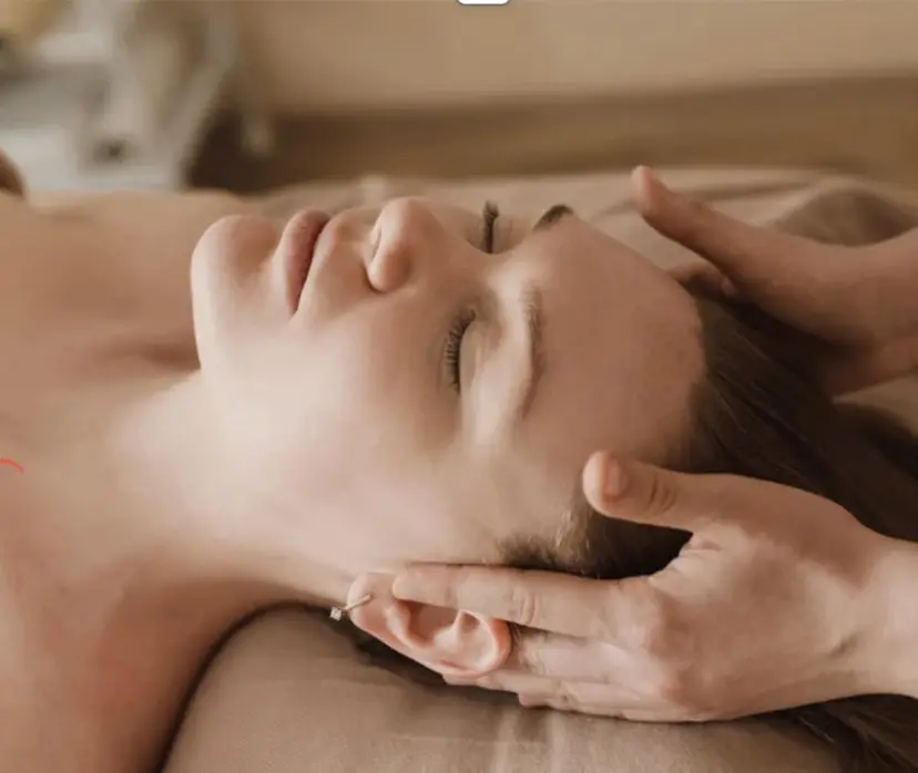 エクラヴィ 小顔・エイジングケアの掲載