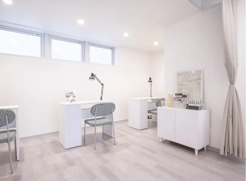 よこやま🐩💭 eight nailの掲載