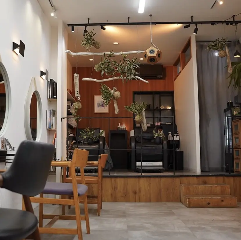 センターパート/ ベージュ系カラー/禅の掲載