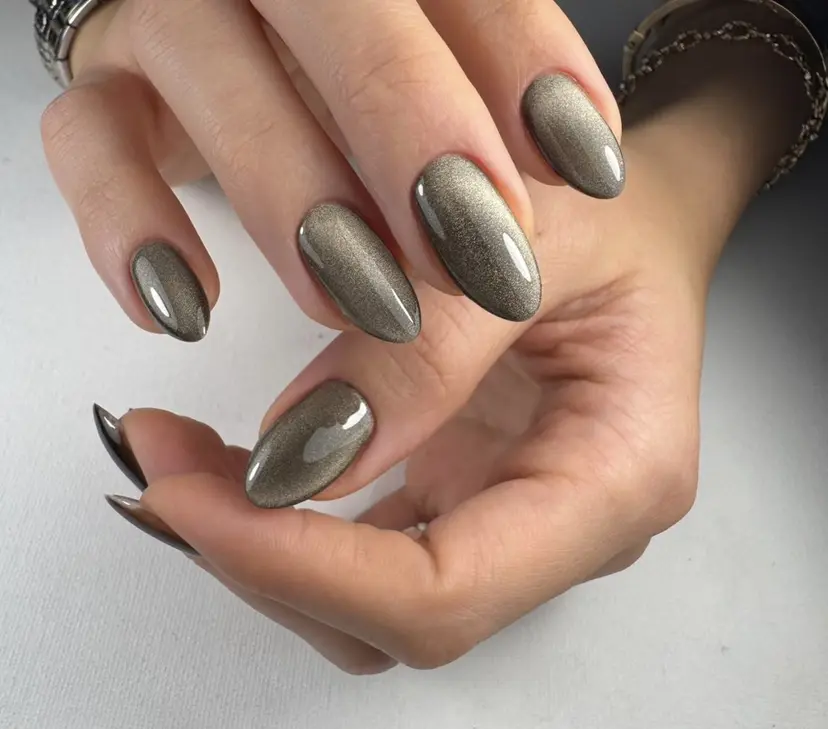 ゆり🌷 gloss nailの掲載