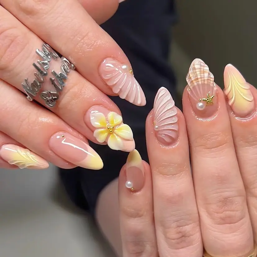 Yuna✨ Gloss nailの掲載