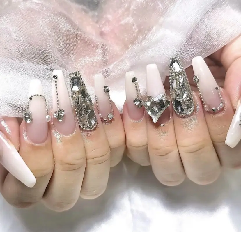 Roi〈ロワ〉 Reikaの掲載