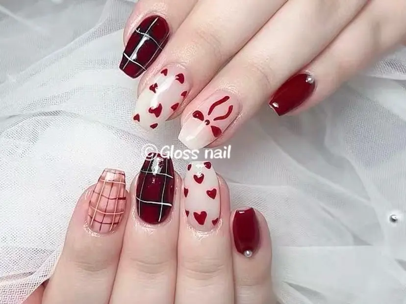 アヤカ☘️Gloss nailの掲載