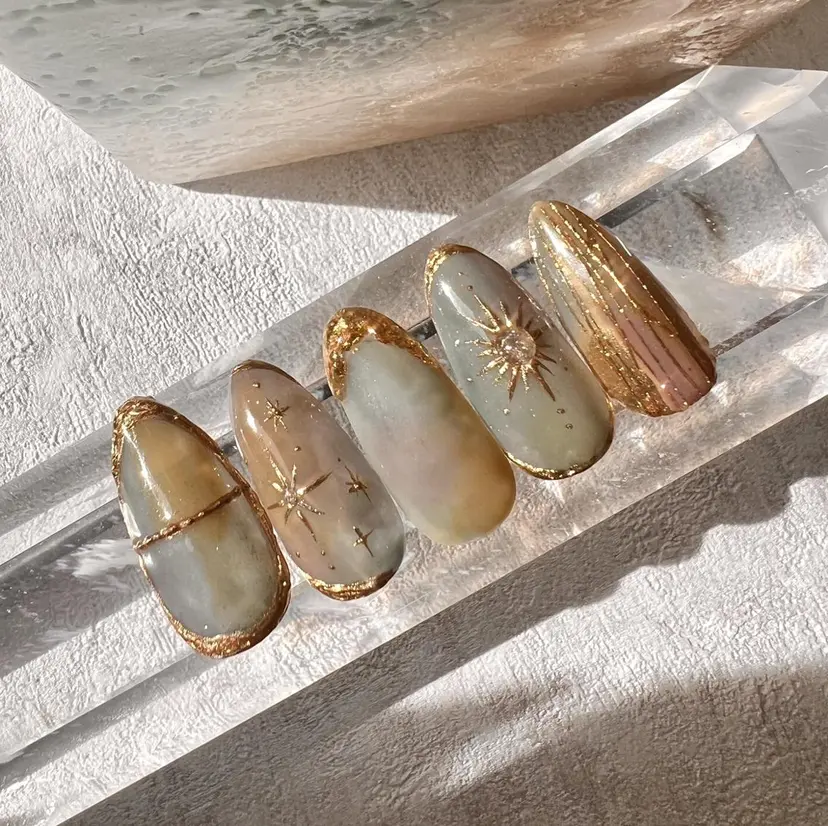 Yoshida Takakoの掲載