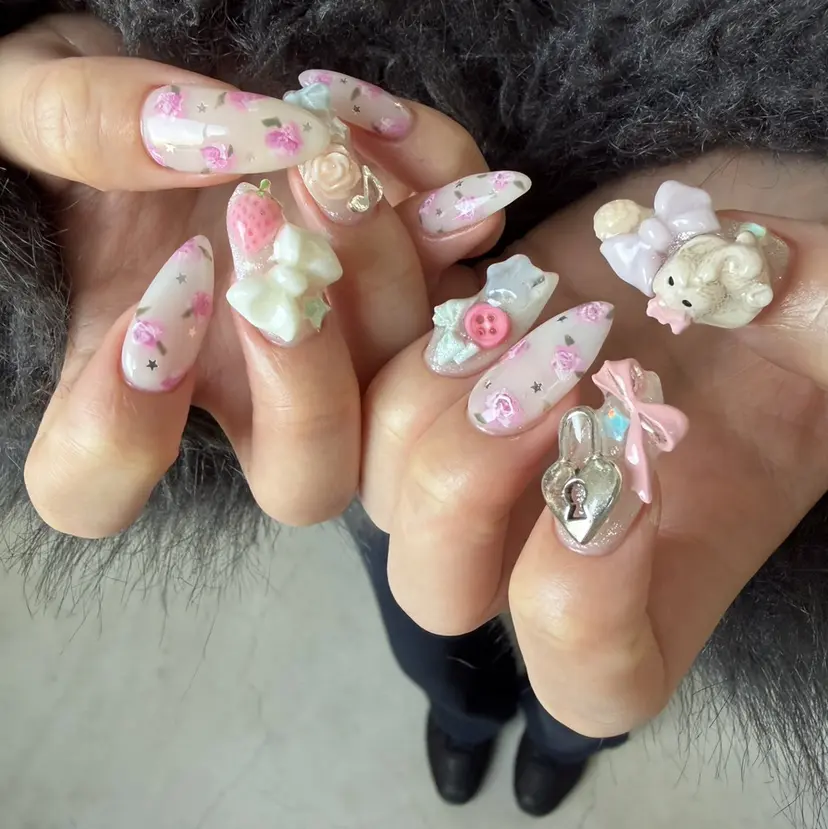 AOI✩⡱ y2kネイルの掲載