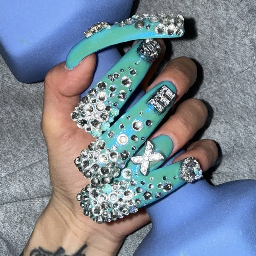 ONIKA Nail 表参道A4徒歩3分の掲載