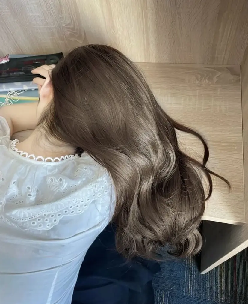 赤み消しベージュ🌿 レイヤー/SHE池袋の掲載