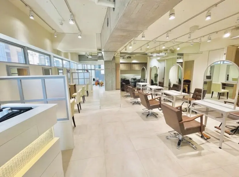 **束感まつ毛** atsumi🦋の掲載