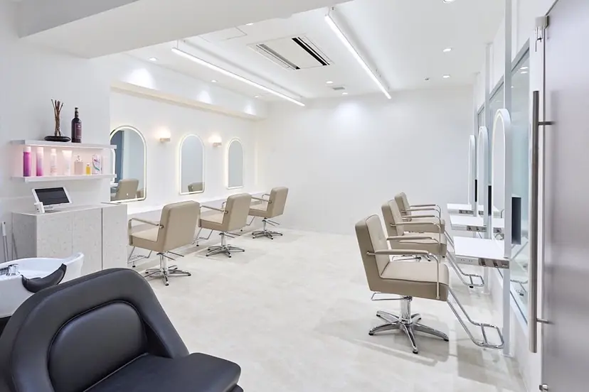 ダブルカラー🤍 髪質改善／原島の掲載