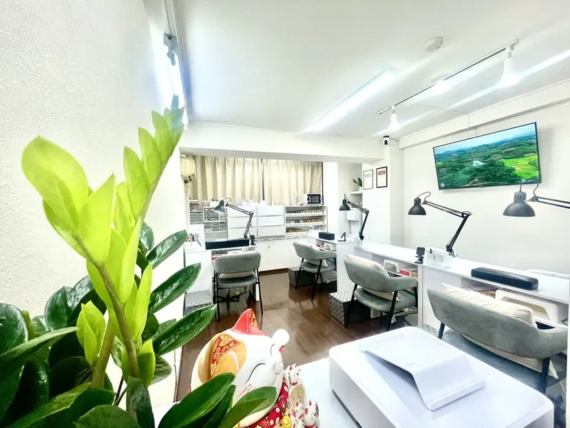 中野駅から2分 MEO NAILの掲載