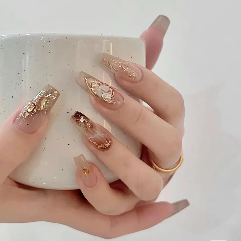 ネイルリボン 受付スタッフの掲載