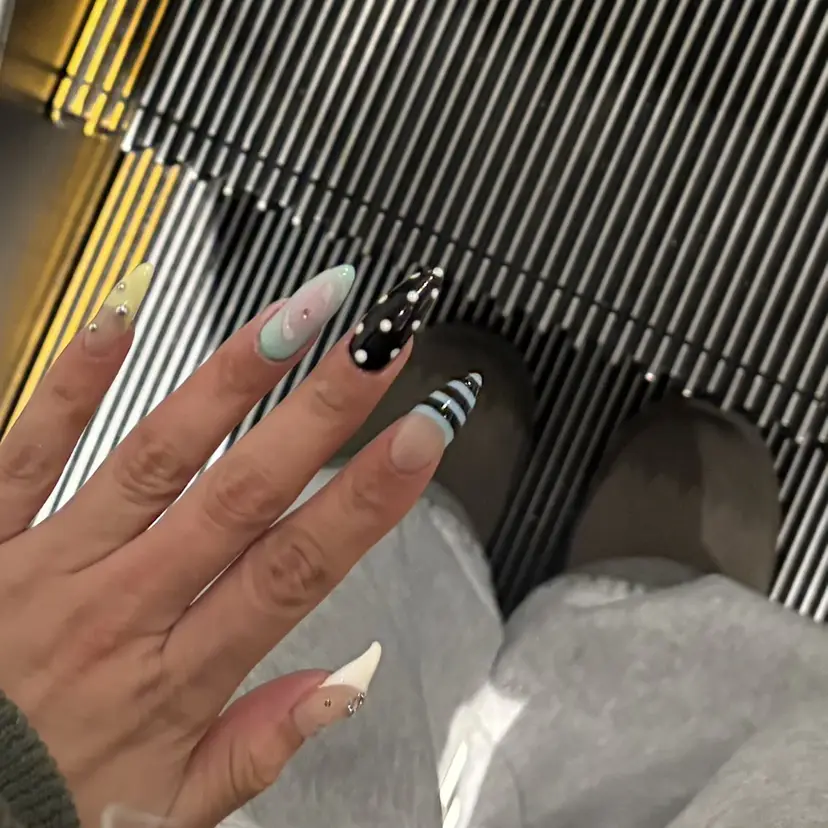 yuria 🎀海外ネイル🌺の掲載