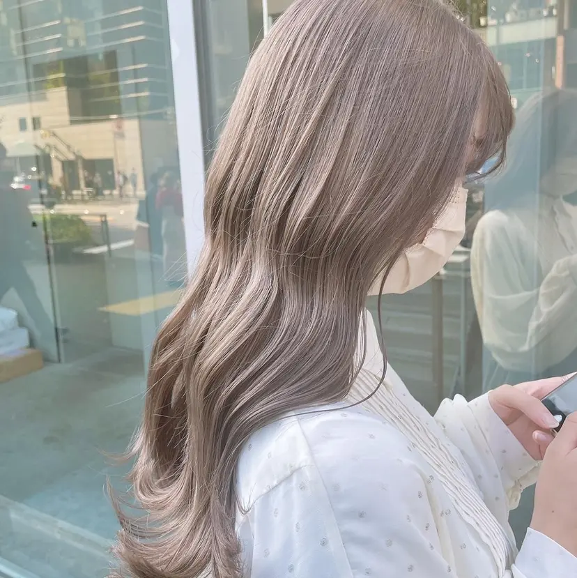 ミルクティーカラー イイサカシュンスケの掲載