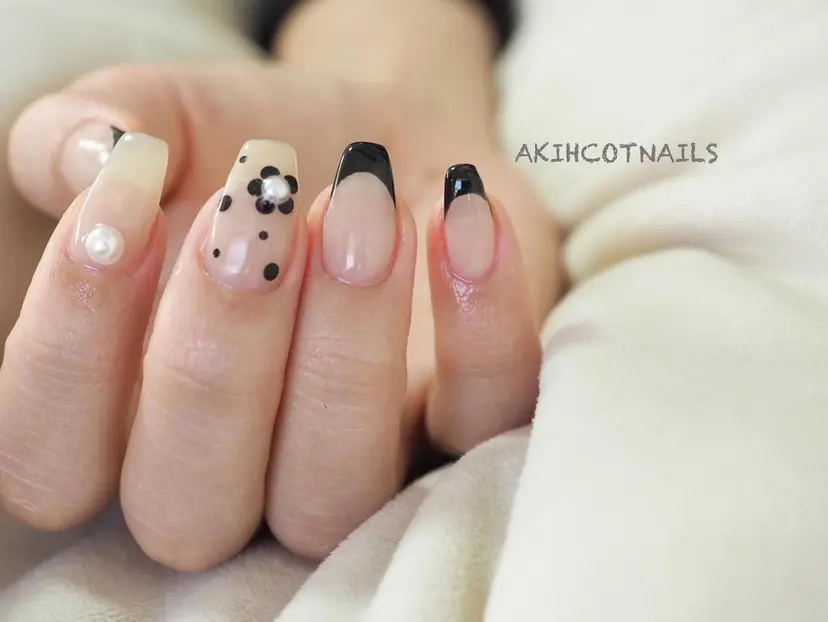 AKIHCOT NAILSの掲載