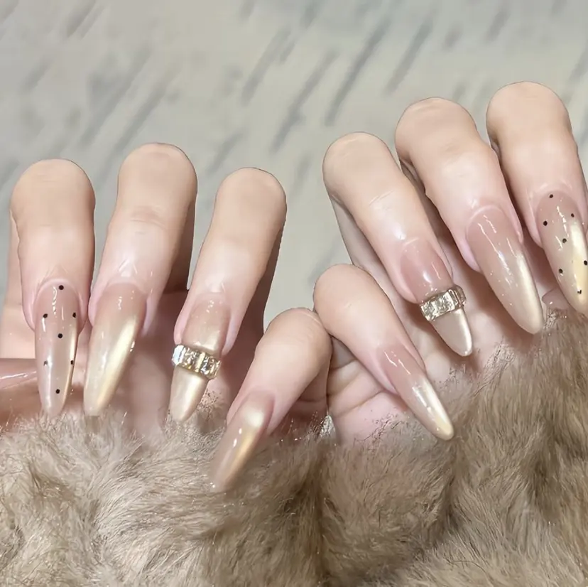 エミ nailの掲載