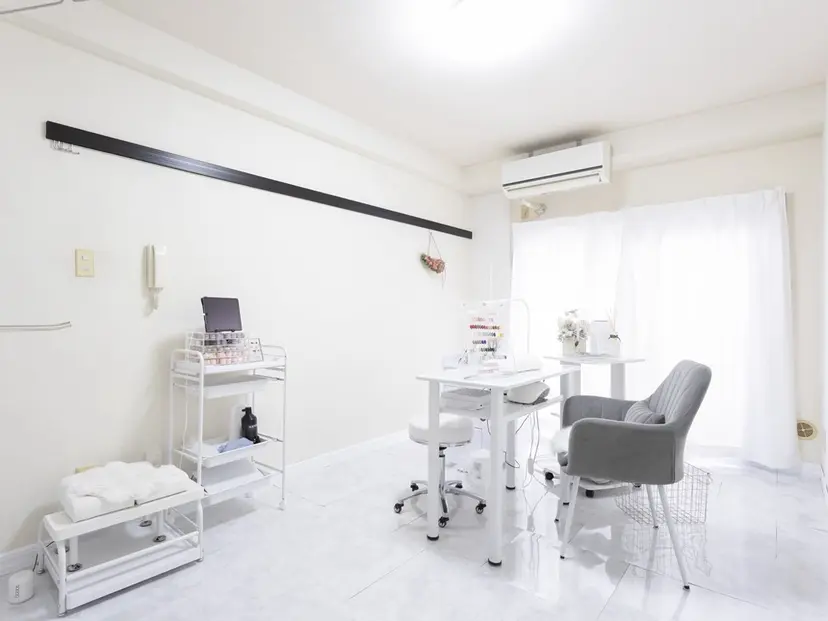 emilia nailの掲載