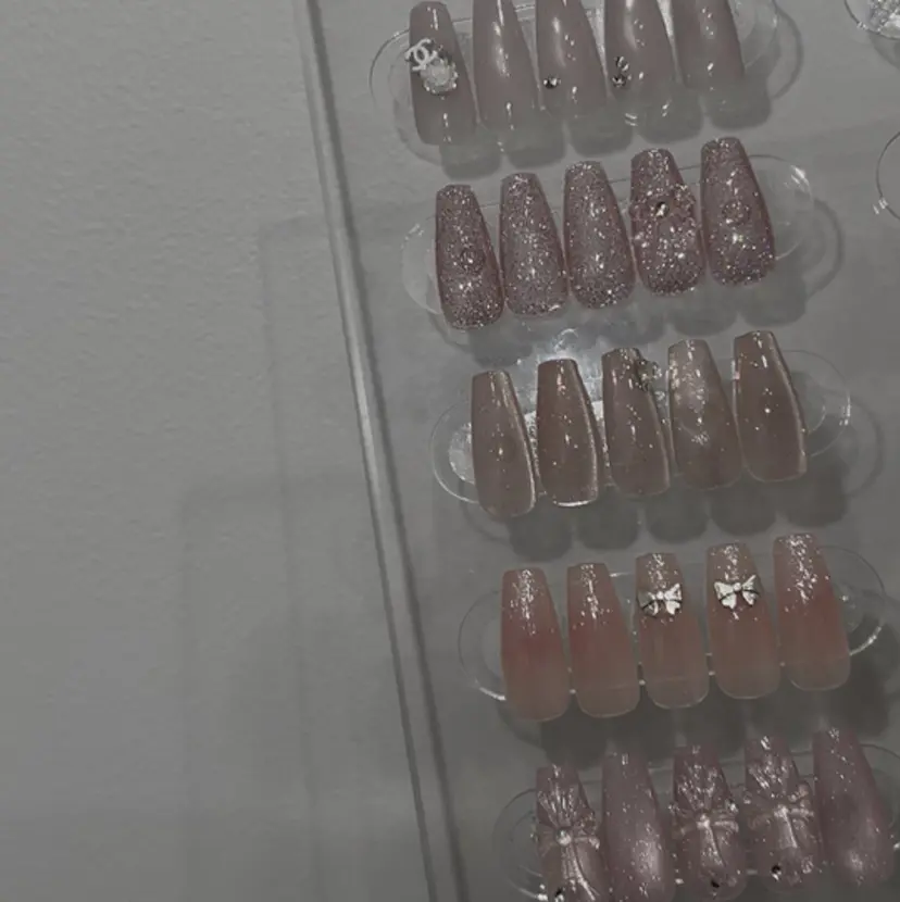 pyuna. nailの掲載