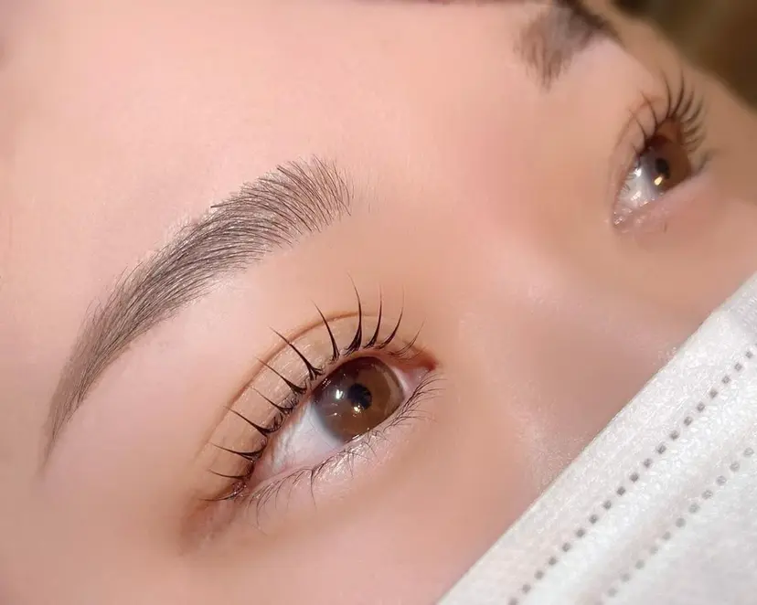 まつパ／眉毛／梅田／ 金子乃愛の掲載