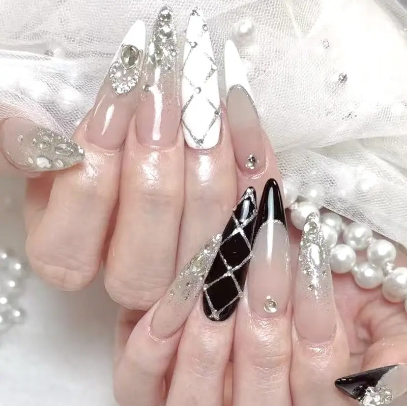 アールワン NAIL SALONの掲載
