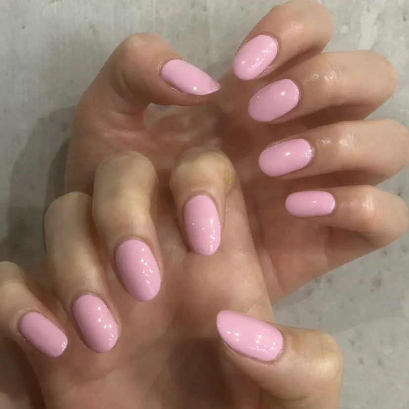 White nail KAEDEの掲載