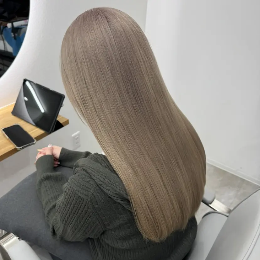 レイヤーカット ベージュ/KANAの掲載