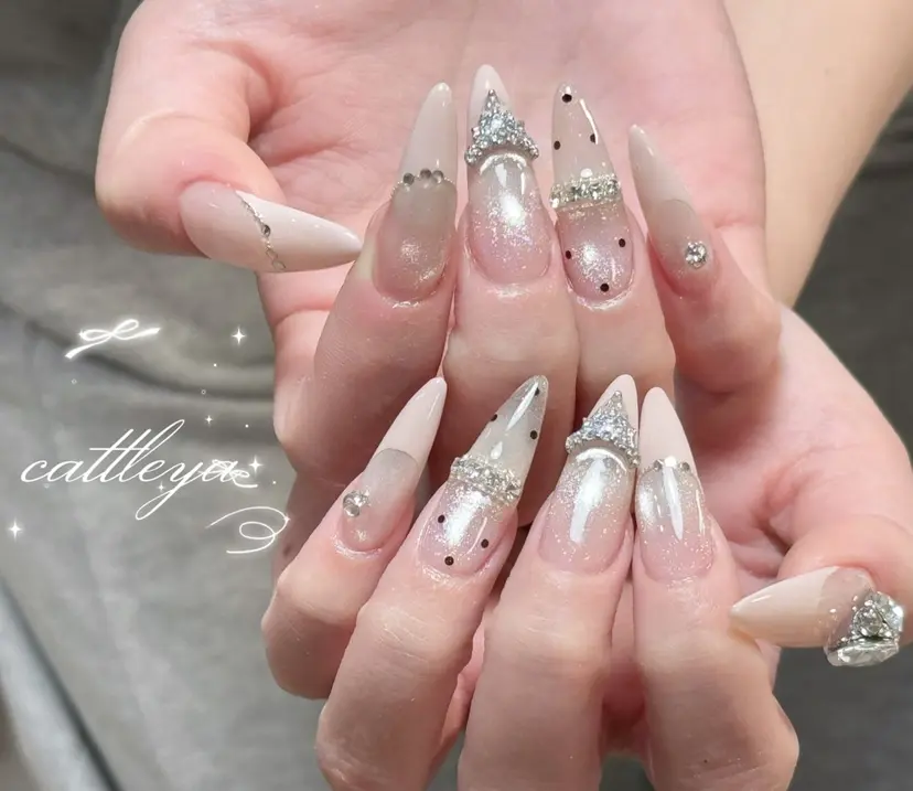 ˖⊹Cattleya 吉祥寺♡˖ ⊹の掲載