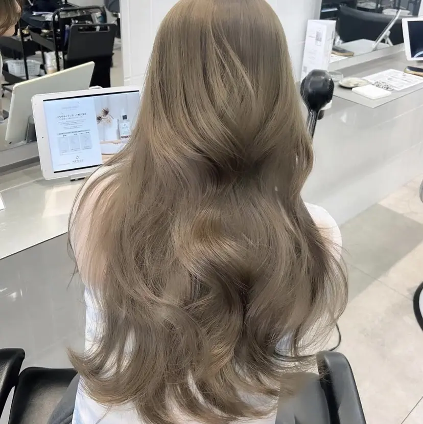 ミルクティーベージュ ケアブリーチカラーの掲載