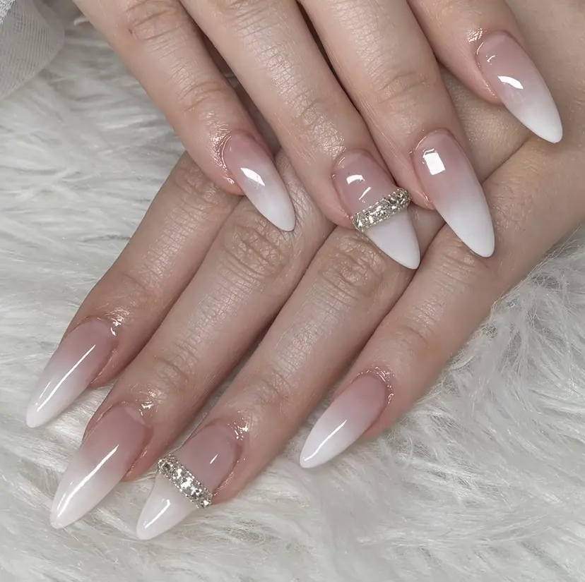 ANELA サクラの掲載