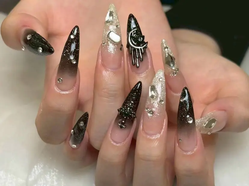 心花 𝜗𝜚 西川口Nailの掲載