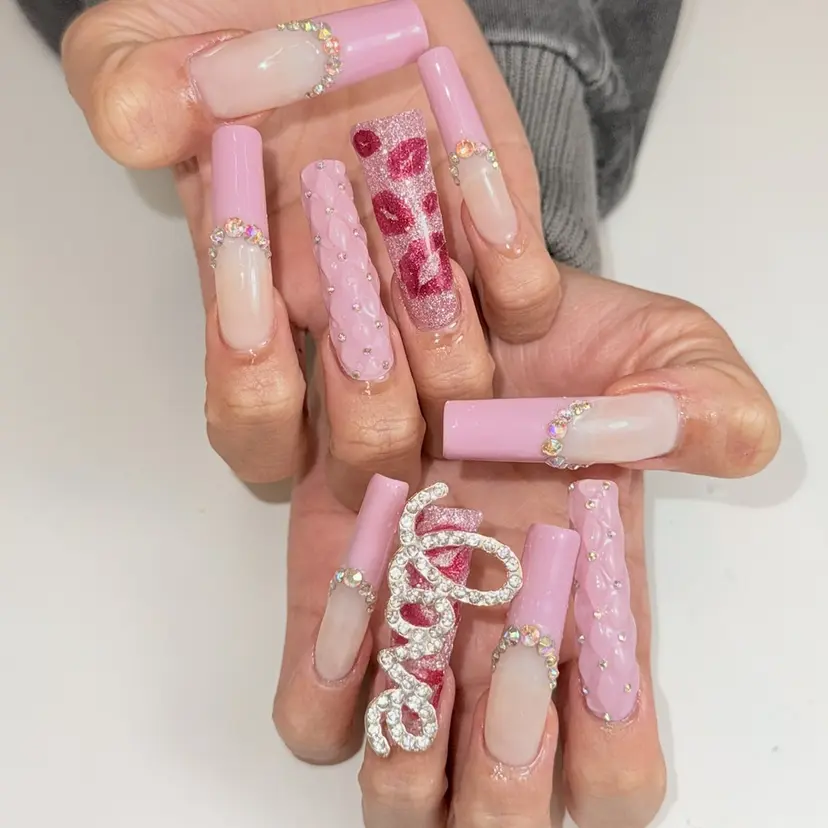 ONIKA Nail 表参道A4徒歩3分の掲載