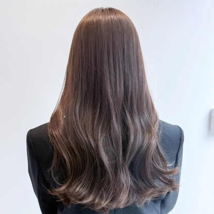 顔周りレイヤーカット 透明感カラー達冨の掲載