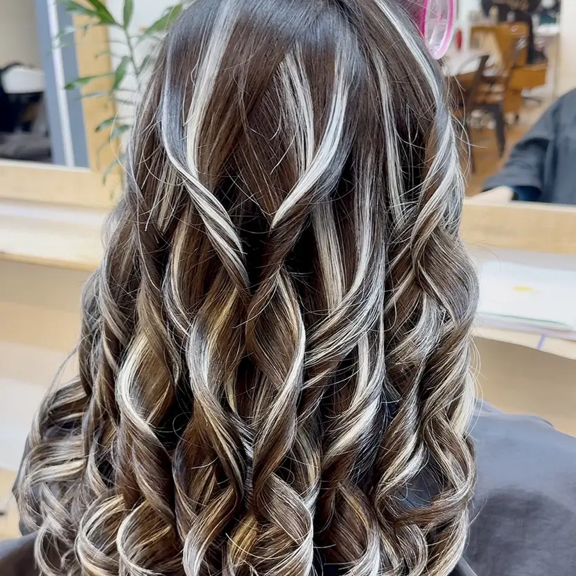 🌈白いハイライト 🌈 🐶ノザワ🐶の掲載