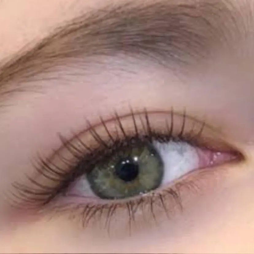 is lash. ⚛︎eyelashの掲載