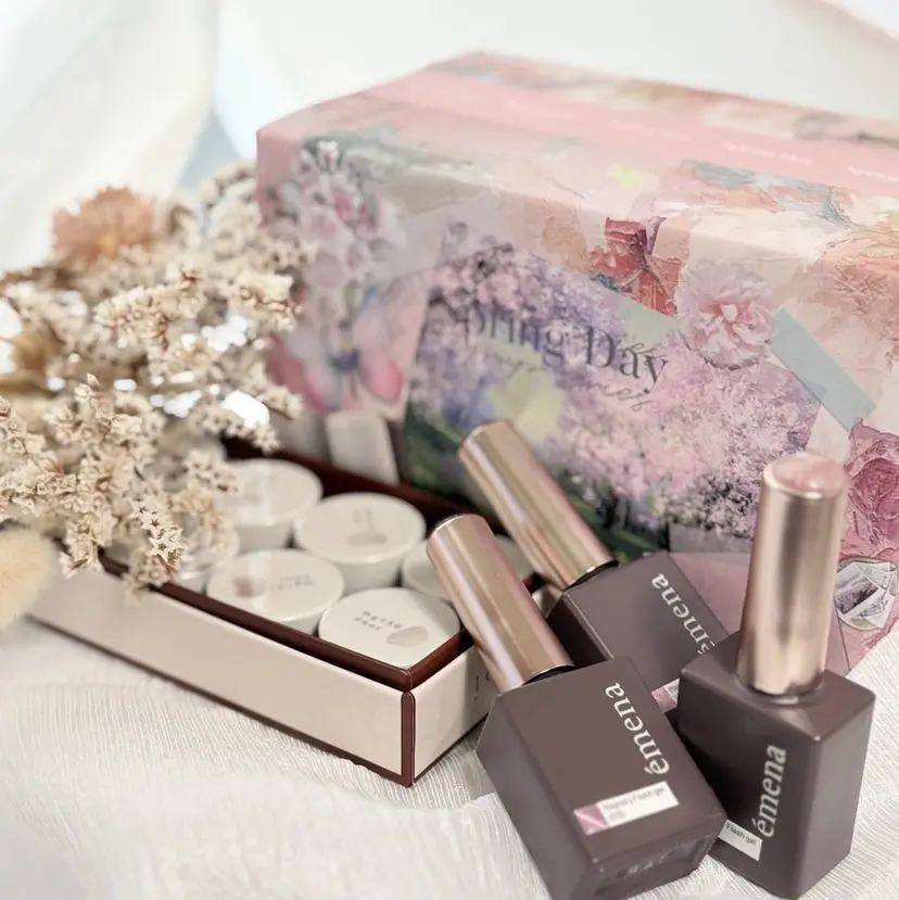 Nail-La clarte'-の掲載