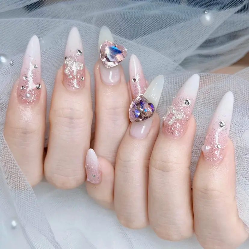 moon nail 🌙草加駅の掲載
