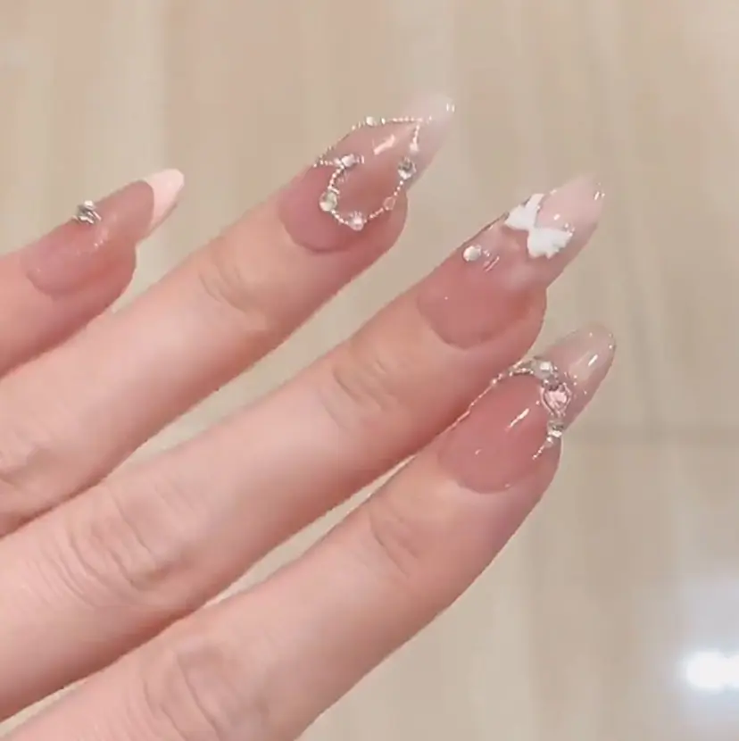 R nail アミの掲載