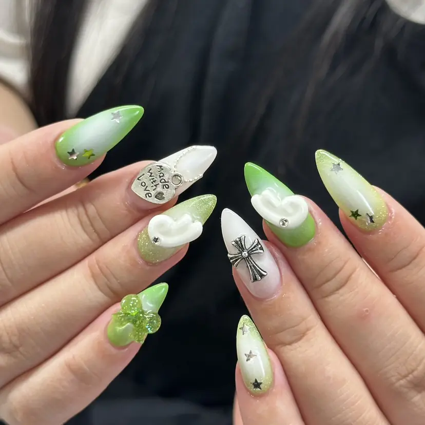 Nailist Amiの掲載